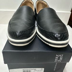 Naturalizer Black leather loafer size 7